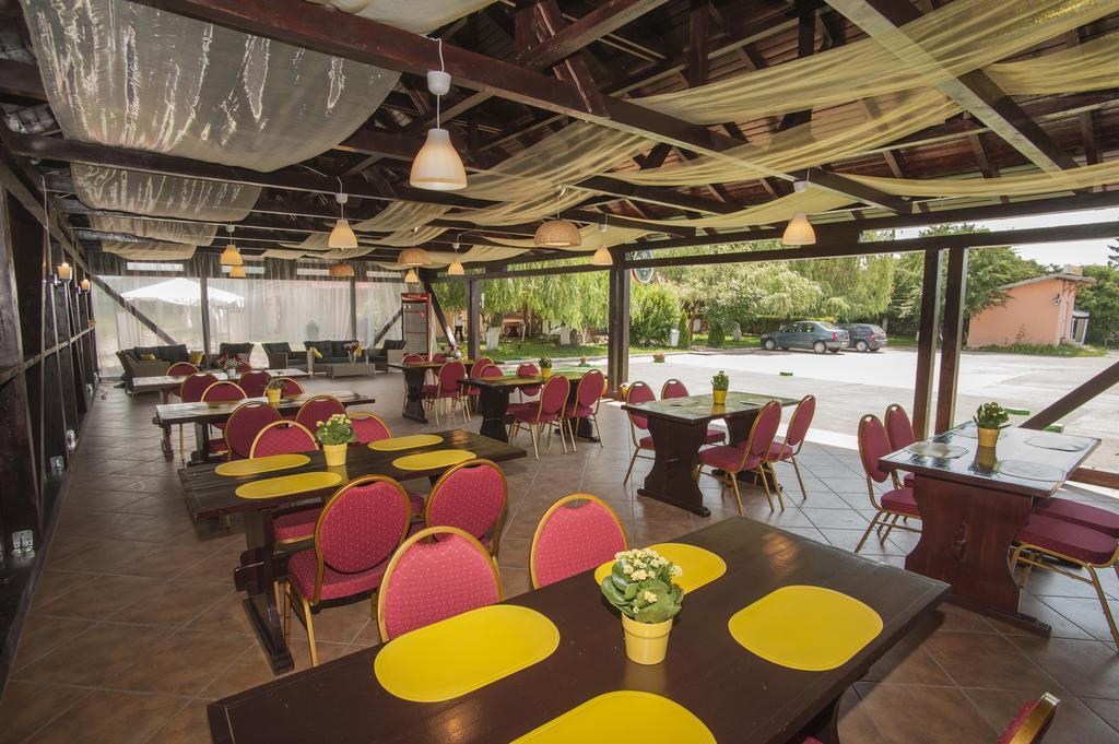 Pension Club Montana Campina Esterno foto