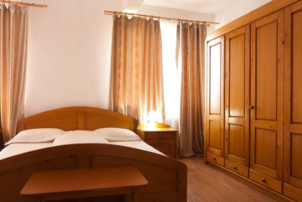 Pension Club Montana Campina Esterno foto