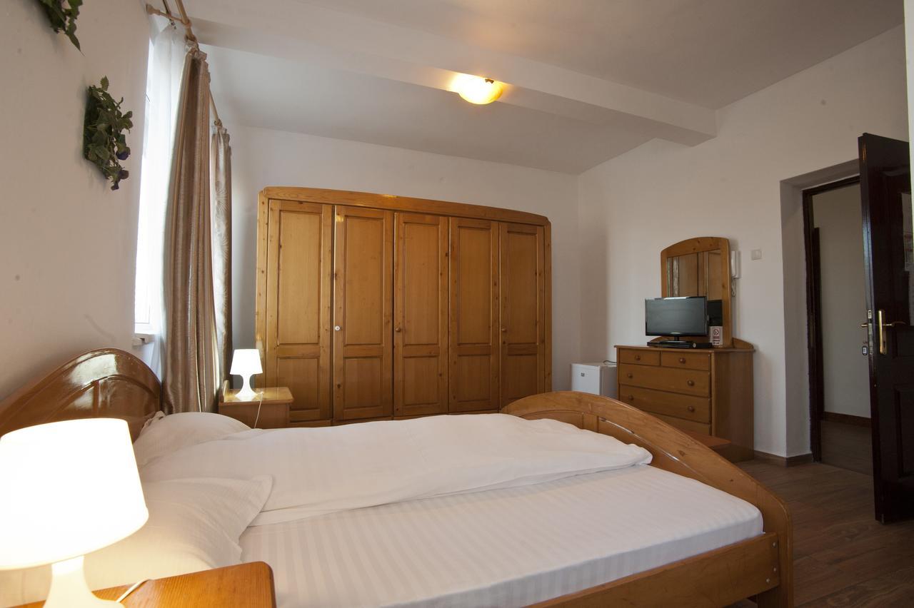 Pension Club Montana Campina Esterno foto