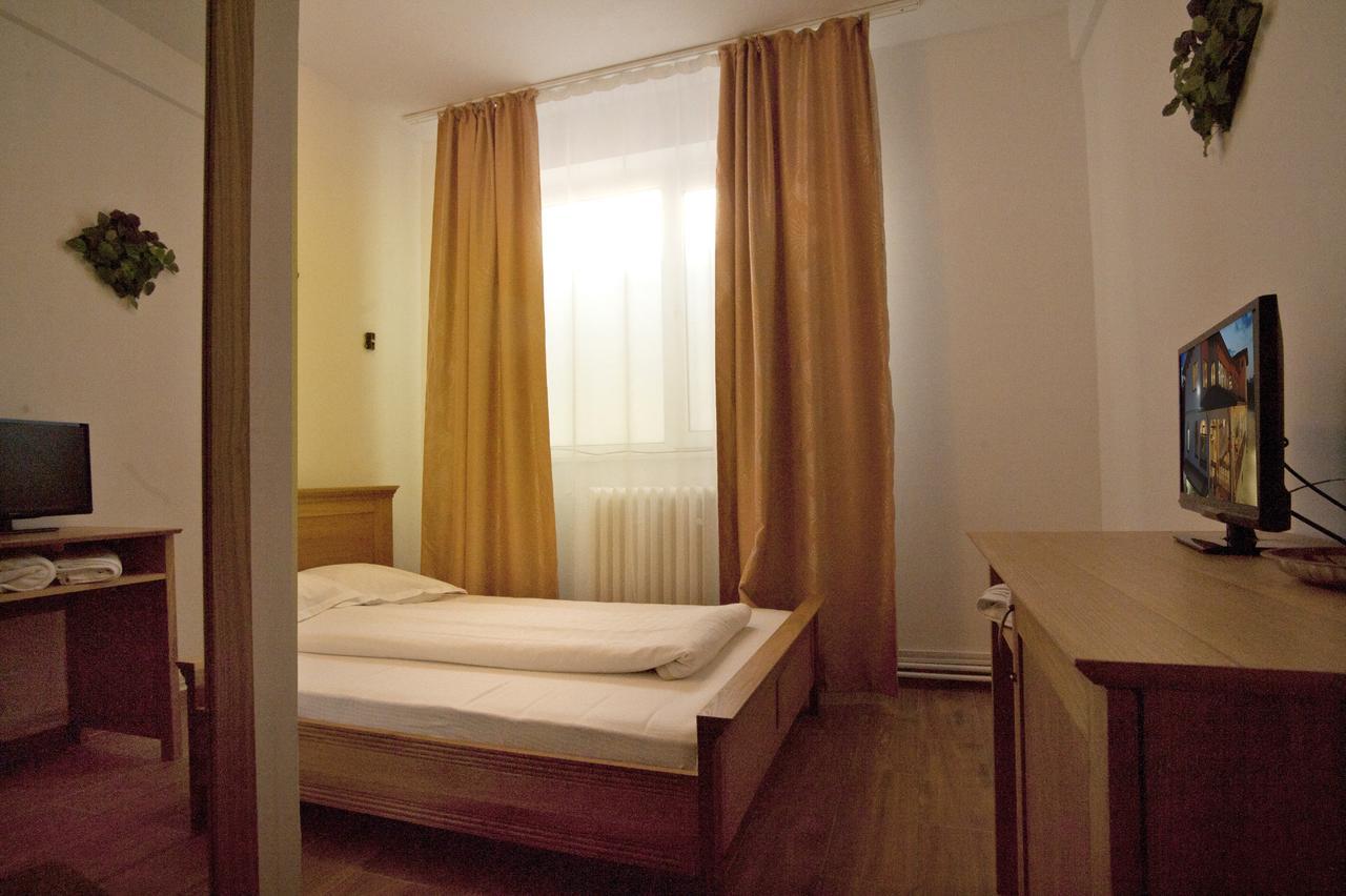 Pension Club Montana Campina Esterno foto